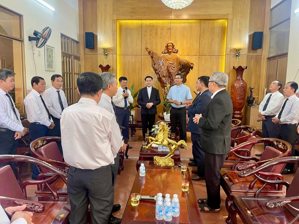 ✨GIÁO XỨ TÂN MAI CHIA TAY CHA PHÓ GIUSE NGÔ NAM HOÀNH✨
